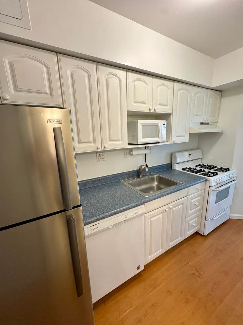 Pittsburgh Apartment: 3401 Forbes Ave