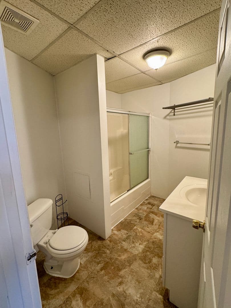 Pittsburgh Apartment: 5752 Ellsworth Ave