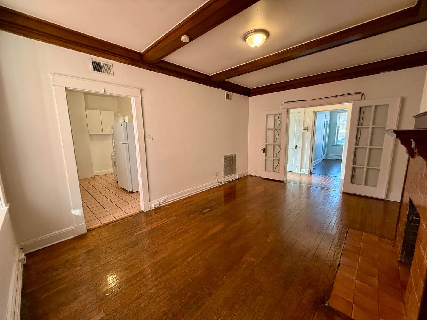 Pittsburgh Apartment: 5752 Ellsworth Ave