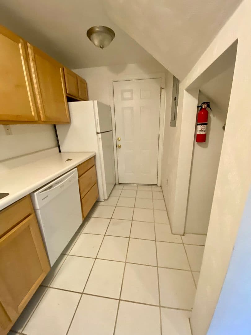 Pittsburgh Apartment: 5819 Bartlett St