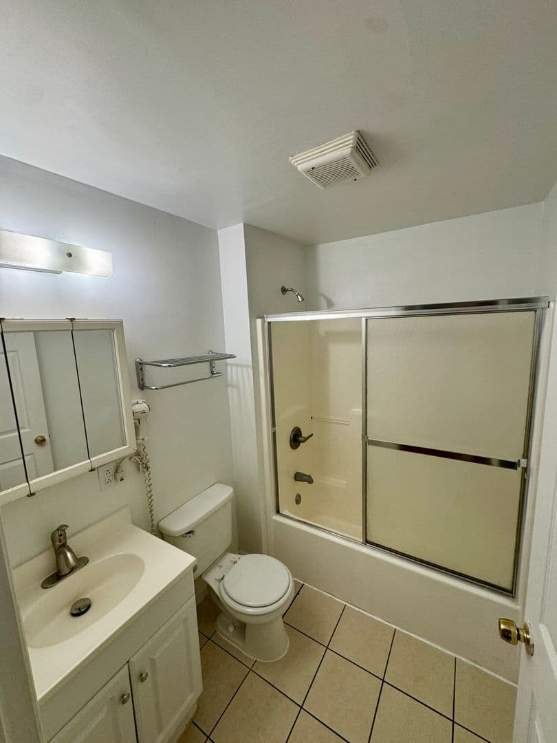 Pittsburgh Apartment: 3401 Forbes Ave