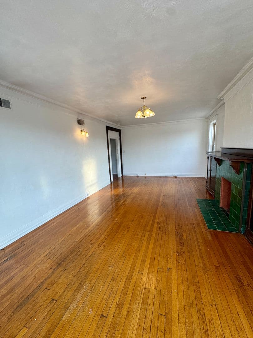 Pittsburgh Apartment: 5752 Ellsworth Ave