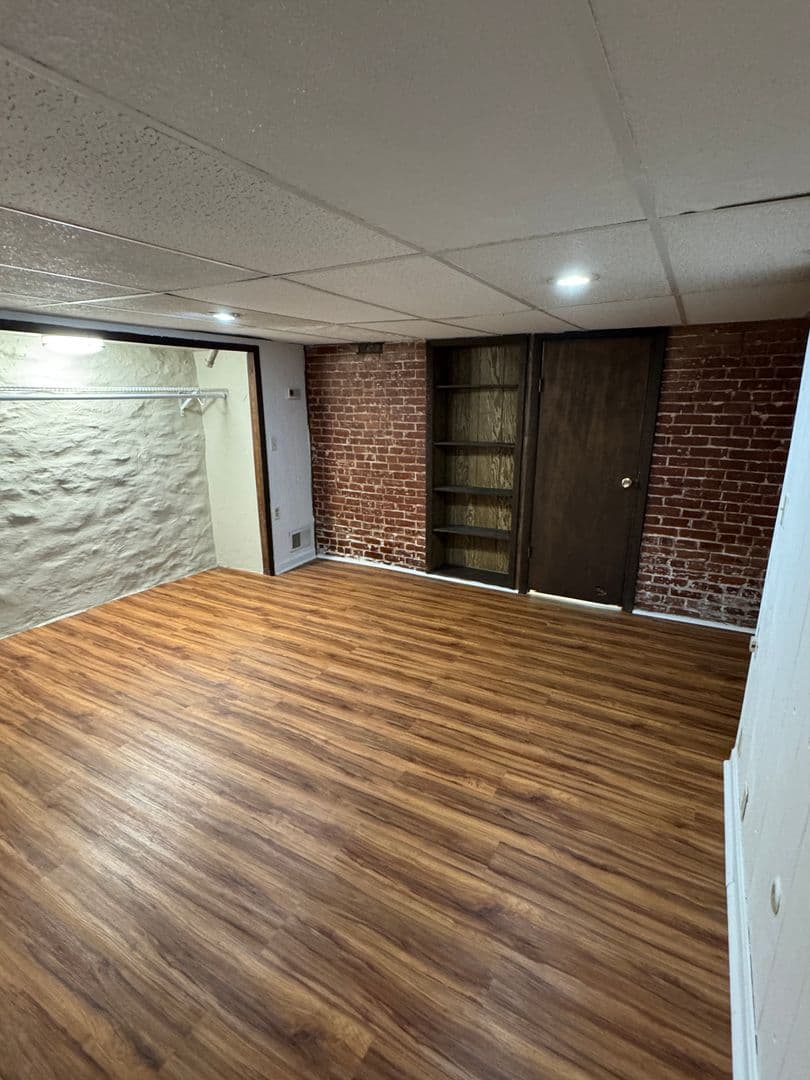 Pittsburgh Apartment: 431 S. Graham St