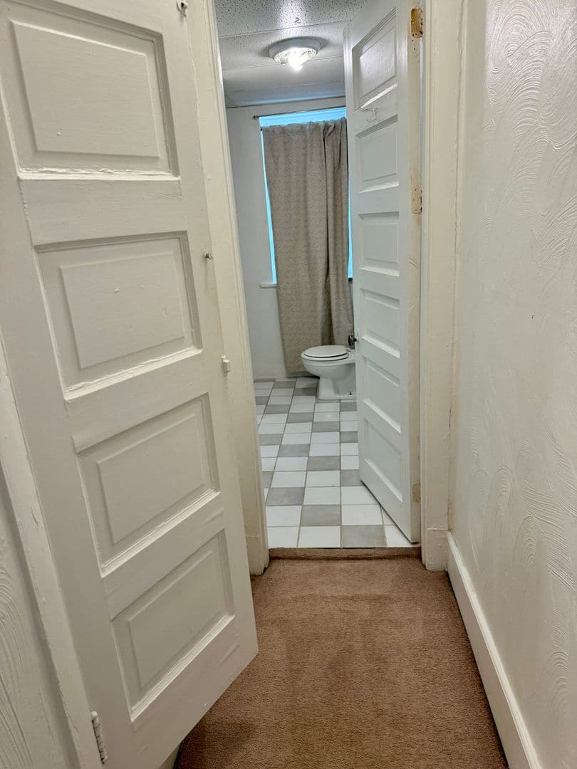 Pittsburgh Apartment: 222 N. Craig St.