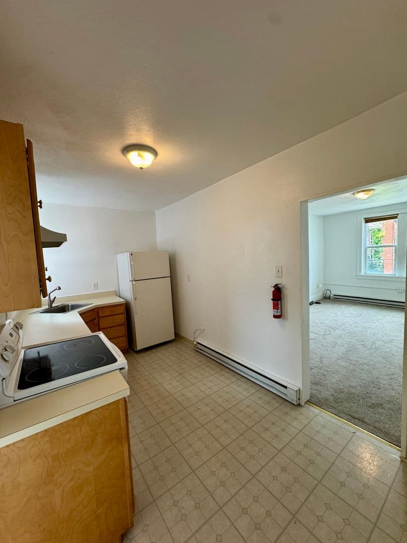 Pittsburgh Apartment: 1134 Illinois Ave