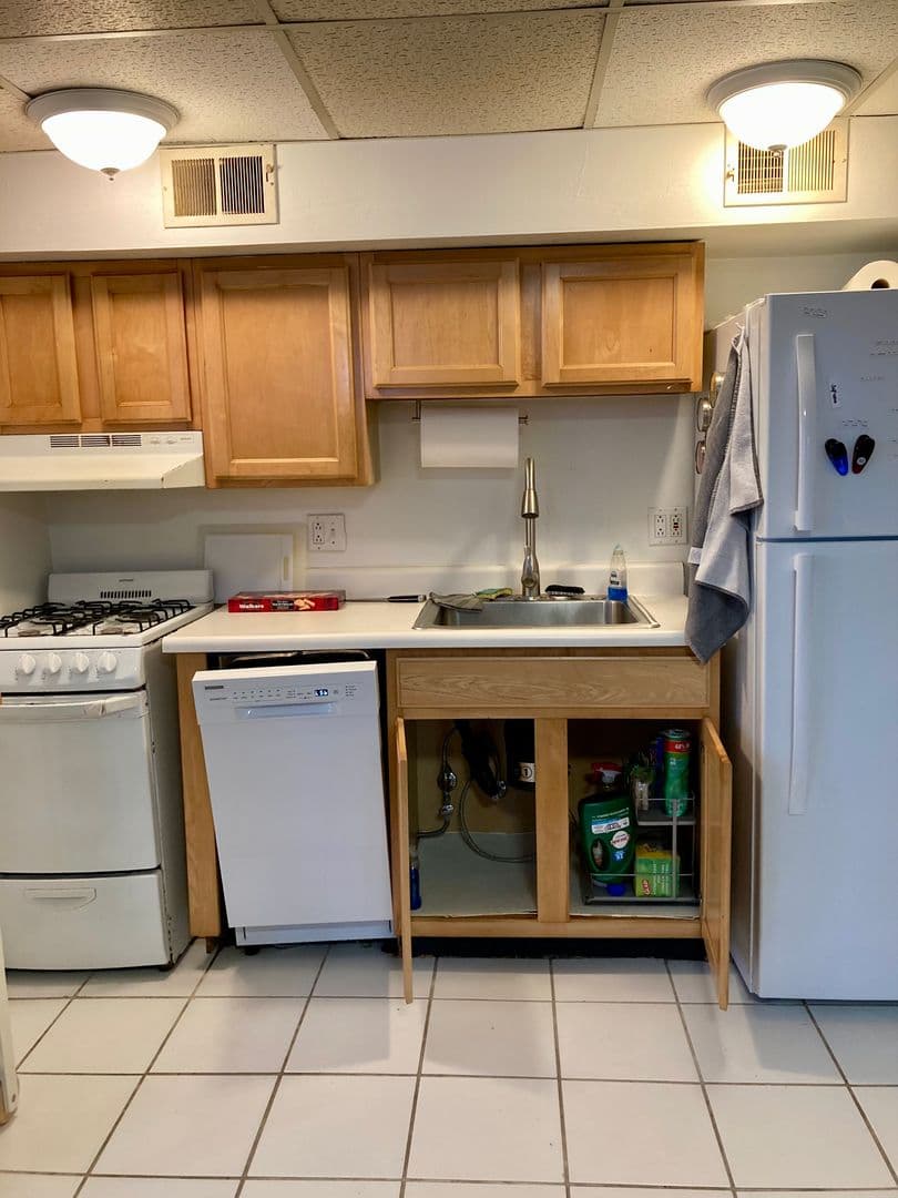 Pittsburgh Apartment: 5819 Bartlett St