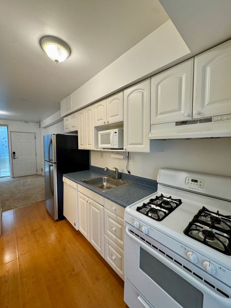 Pittsburgh Apartment: 3401 Forbes Ave