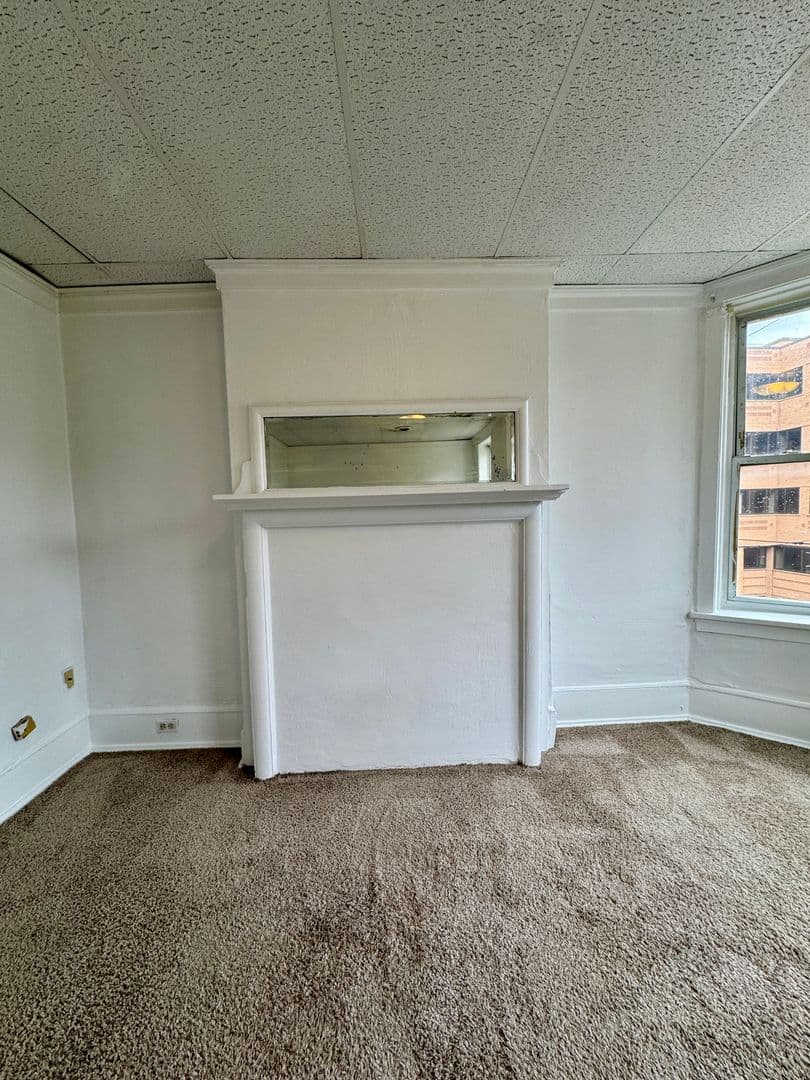 Pittsburgh Apartment: 218 North Craig St