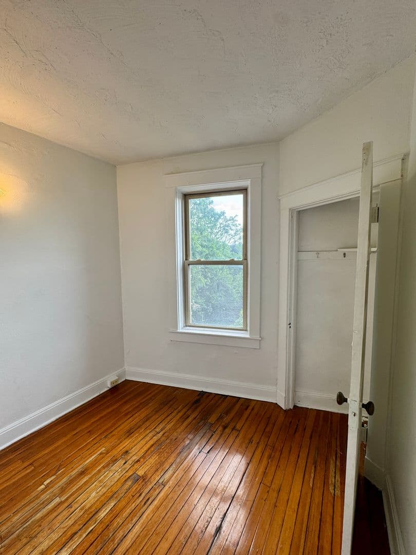 Pittsburgh Apartment: 626 Maryland Ave