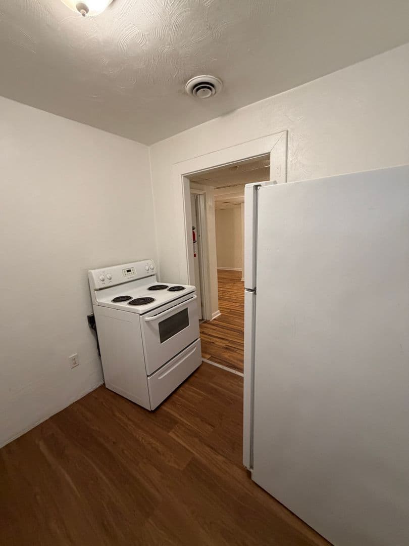 Pittsburgh Apartment: 218 North Craig St