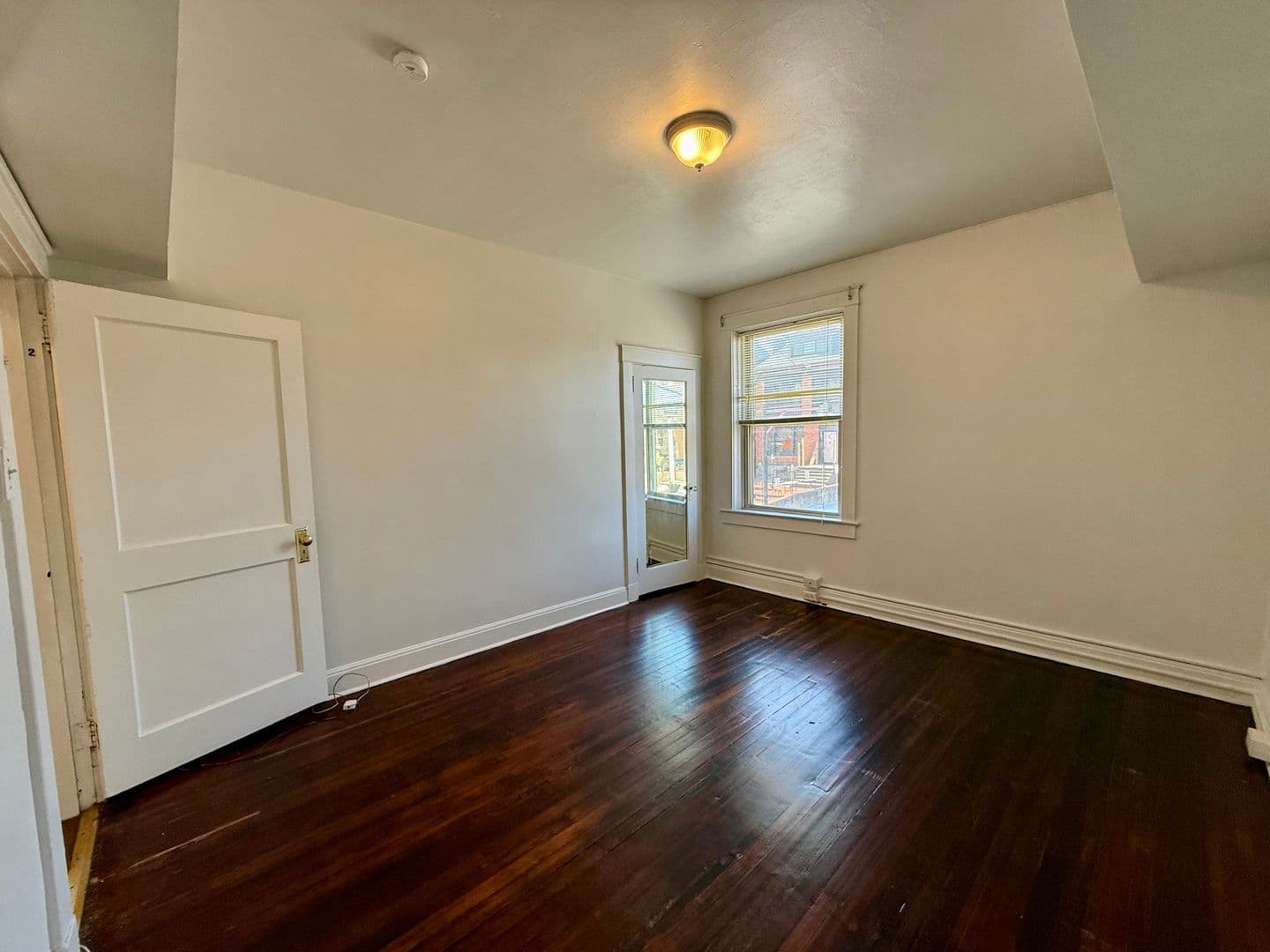 Pittsburgh Apartment: 5752 Ellsworth Ave