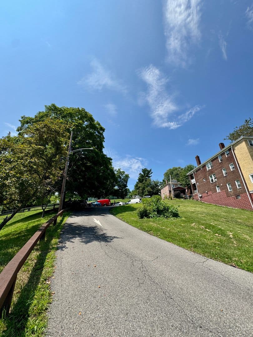 Pittsburgh Apartment: 1134 Illinois Ave