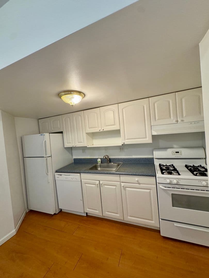 Pittsburgh Apartment: 3401 Forbes Ave