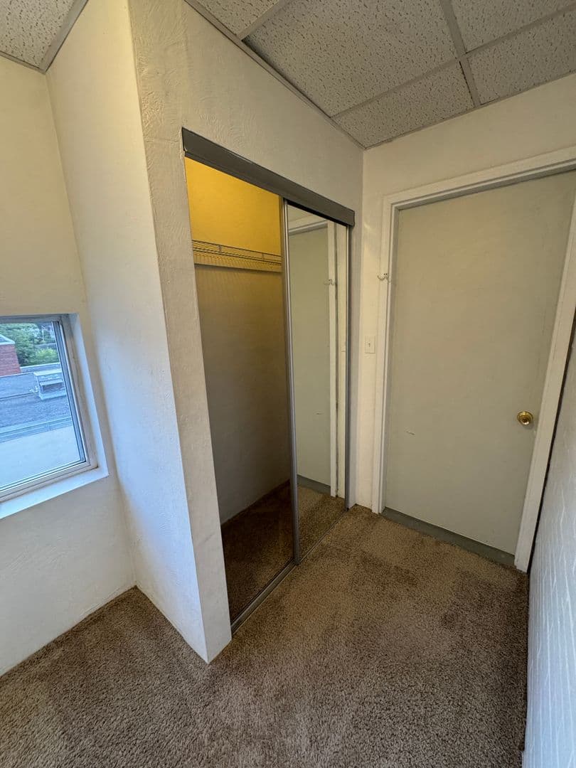 Pittsburgh Apartment: 514 Ivy St