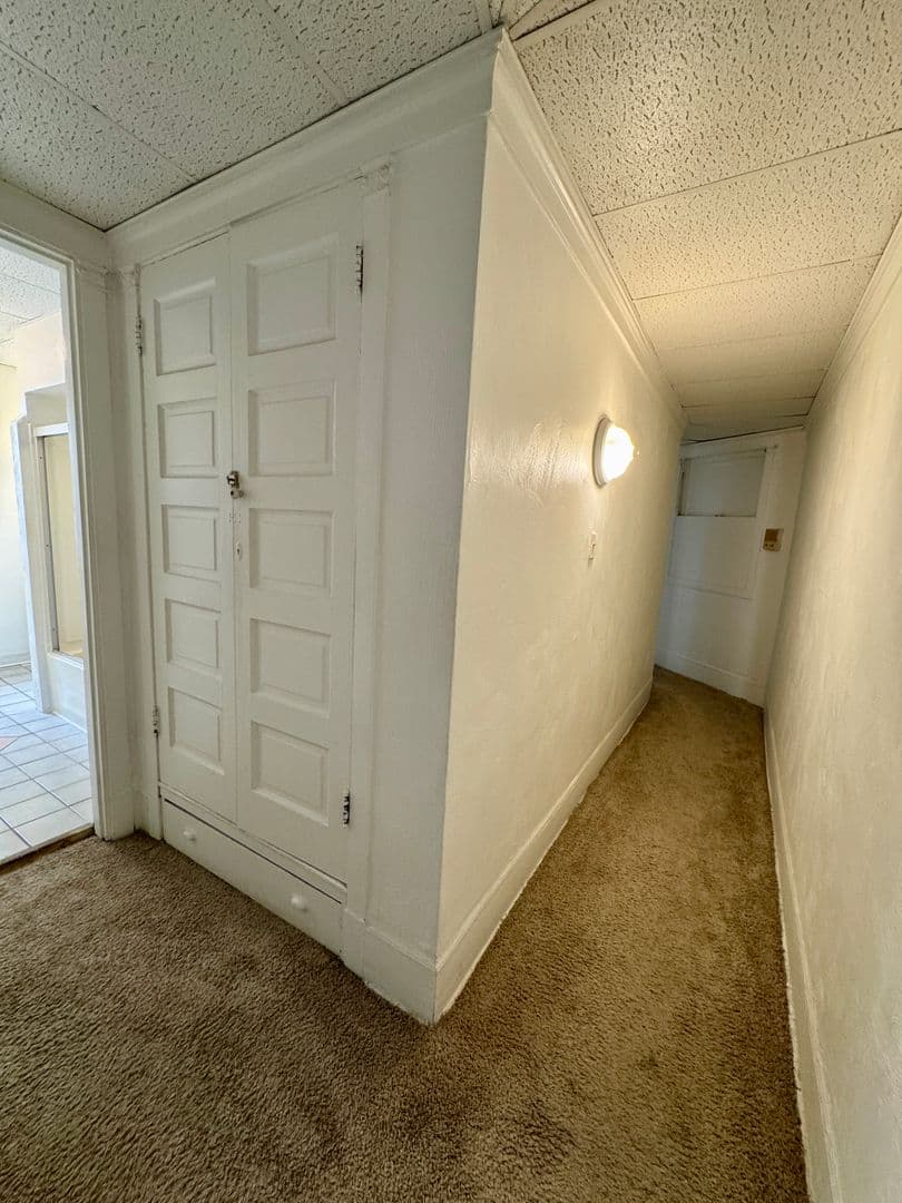 Pittsburgh Apartment: 218 North Craig St