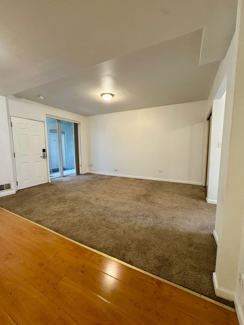 Pittsburgh Apartment: 3401 Forbes Ave