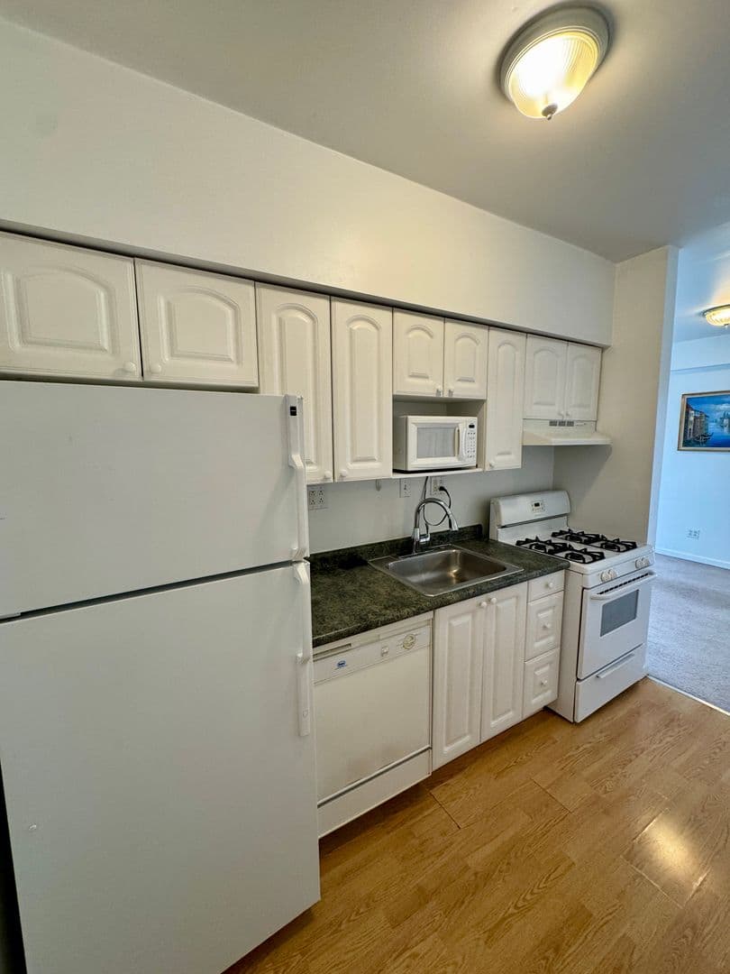 Pittsburgh Apartment: 3401 Forbes Ave