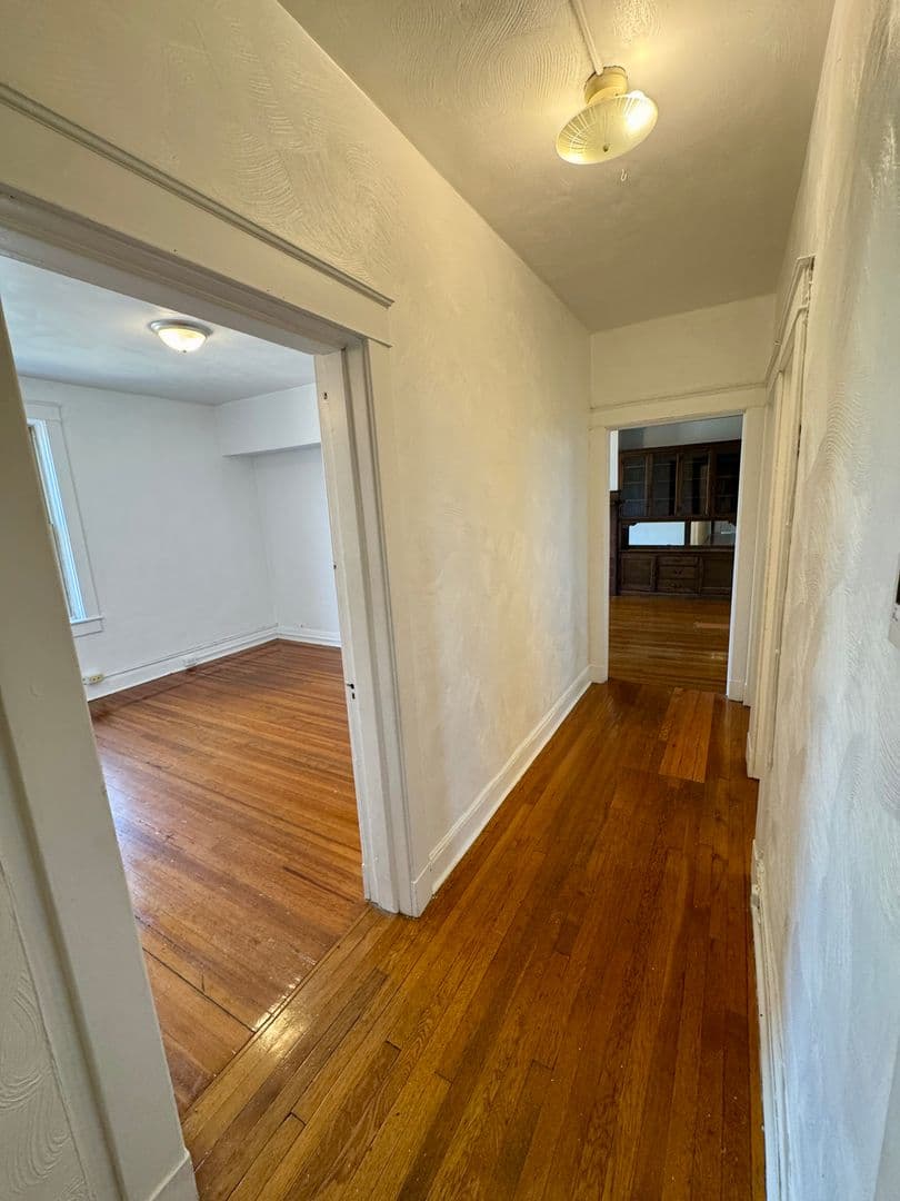 Pittsburgh Apartment: 5752 Ellsworth Ave