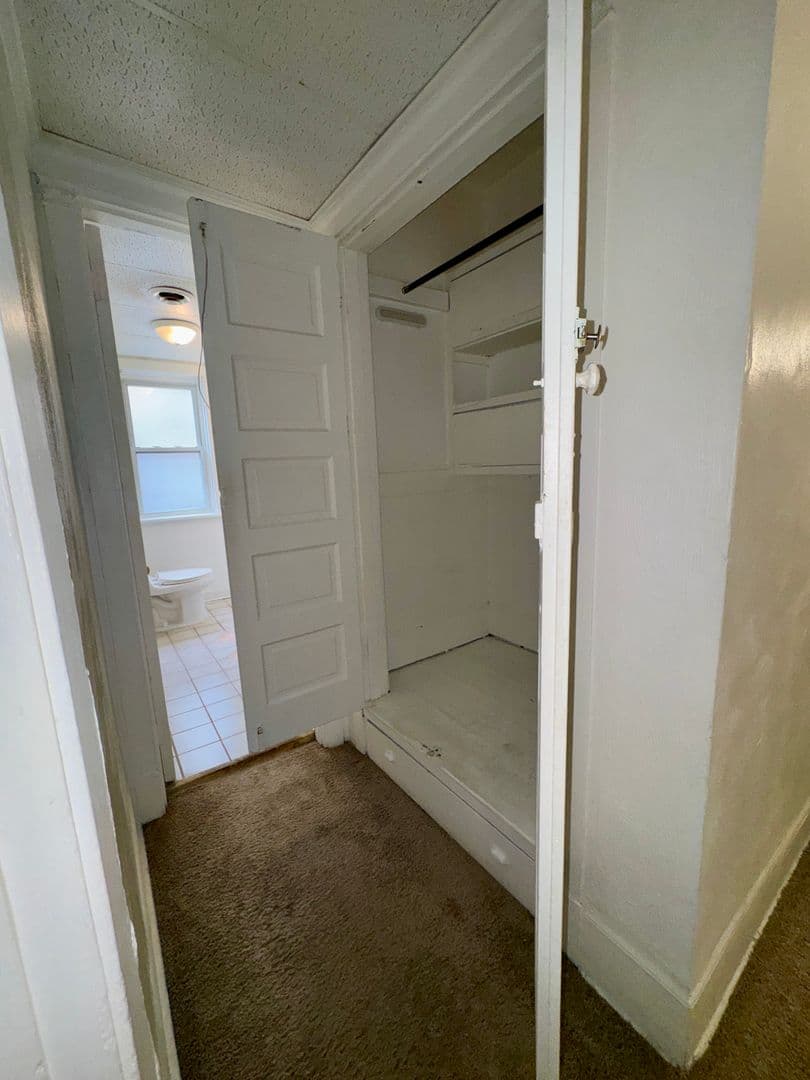 Pittsburgh Apartment: 218 North Craig St