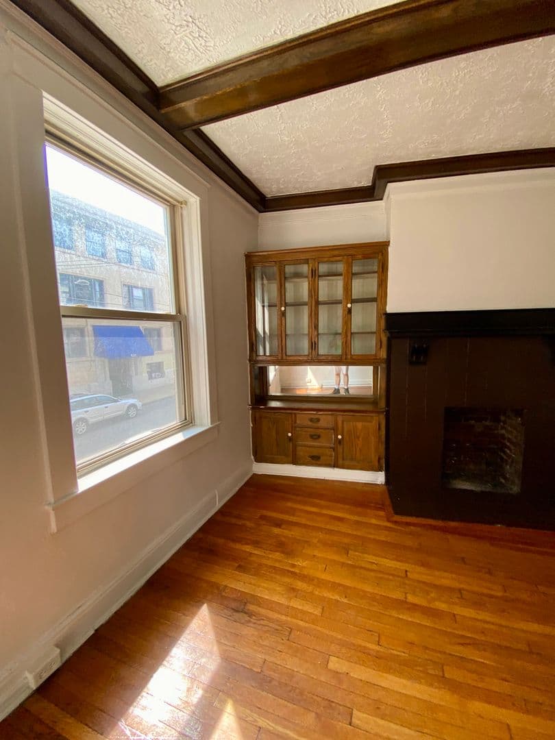 Pittsburgh Apartment: 626 Maryland Ave