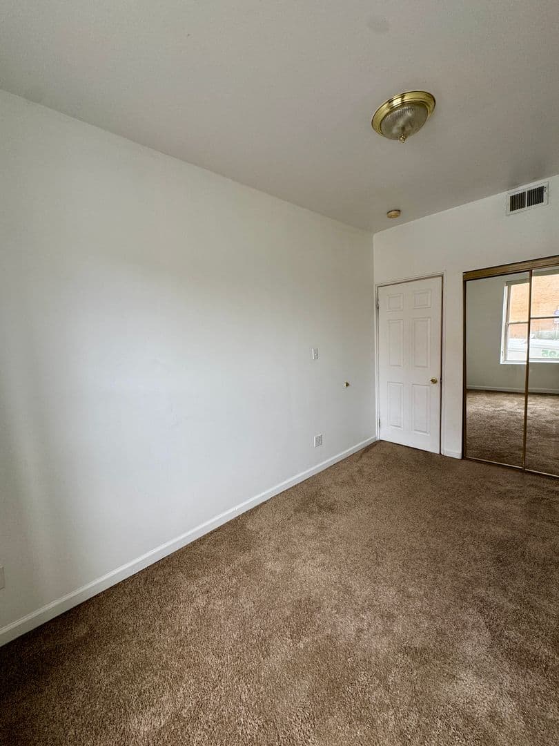 Pittsburgh Apartment: 3401 Forbes Ave
