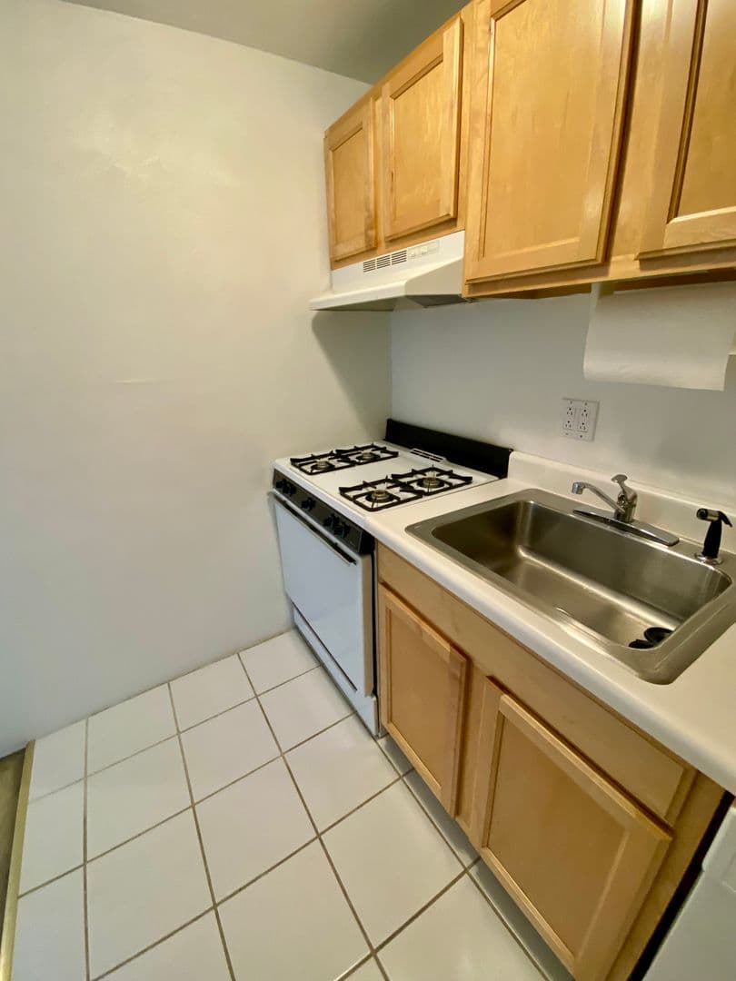 Pittsburgh Apartment: 5819 Bartlett St