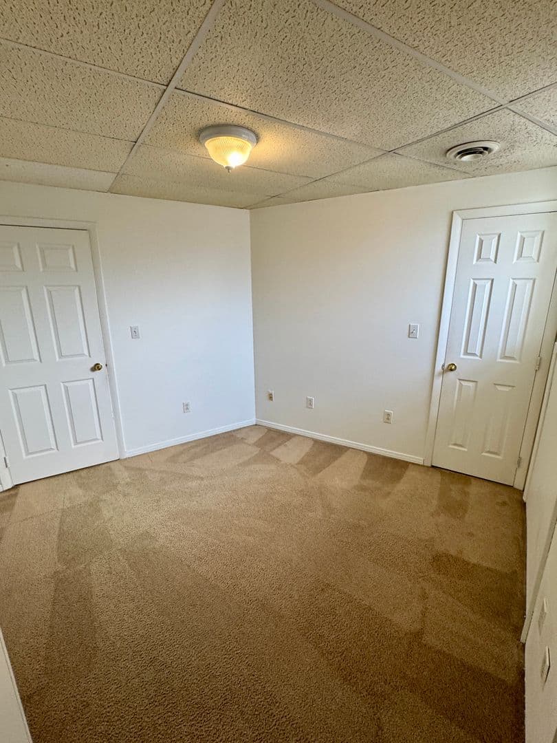 Pittsburgh Apartment: 5752 Ellsworth Ave