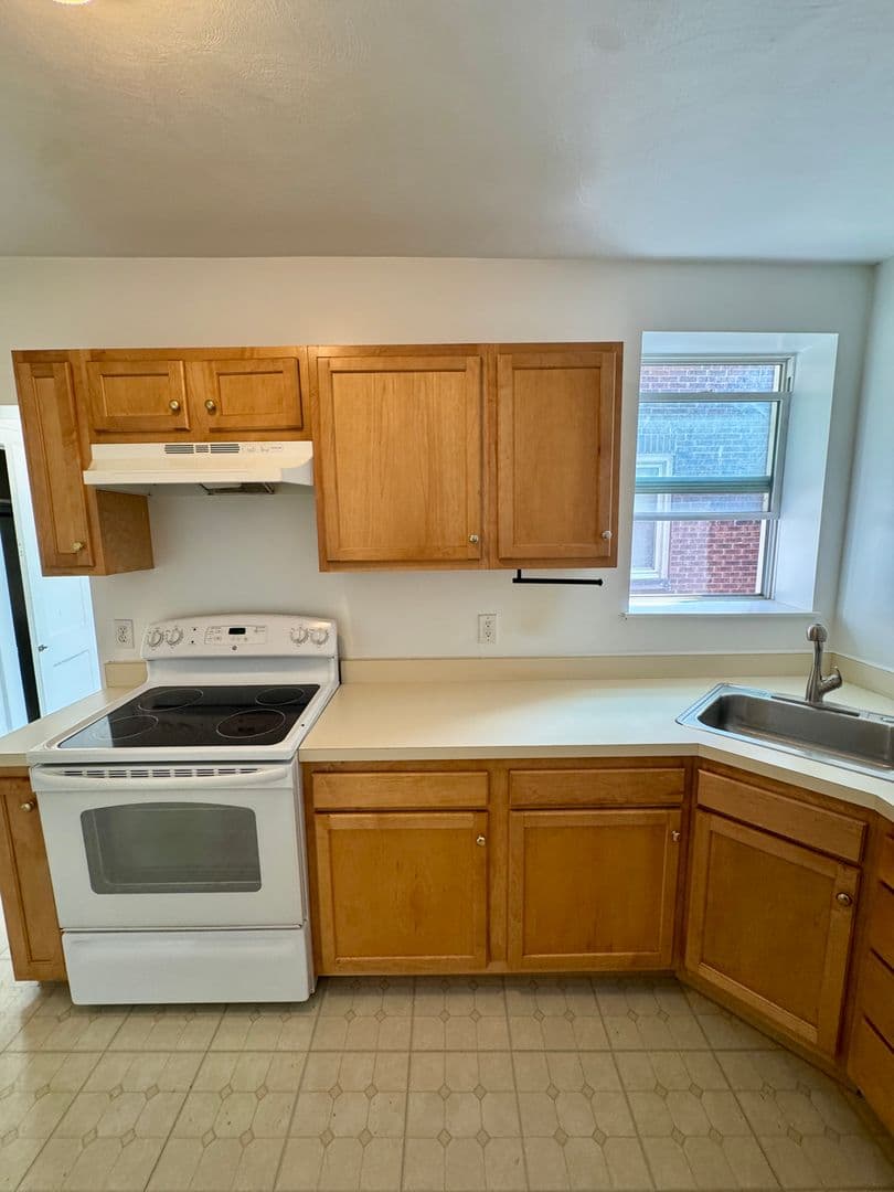 Pittsburgh Apartment: 1134 Illinois Ave