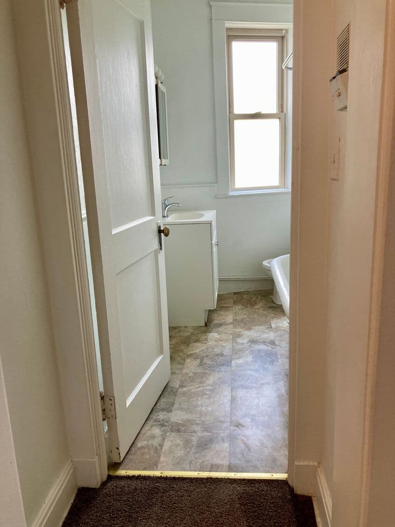 Pittsburgh Apartment: 626 Maryland Ave