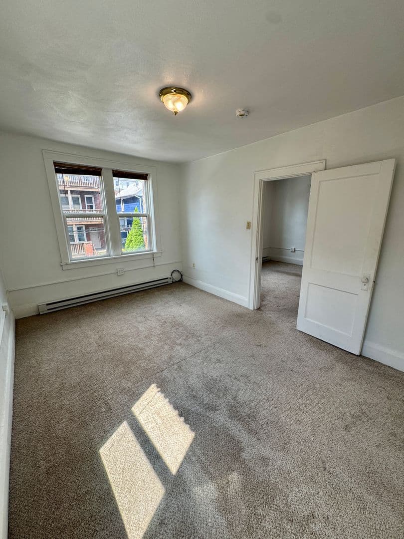 Pittsburgh Apartment: 1134 Illinois Ave