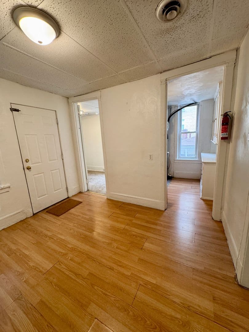Pittsburgh Apartment: 218 North Craig St