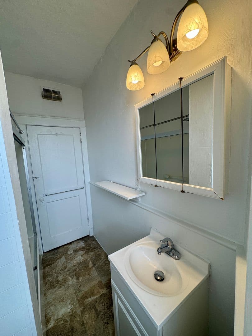 Pittsburgh Apartment: 626 Maryland Ave