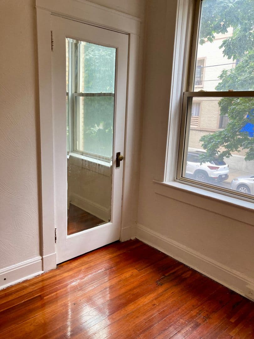 Pittsburgh Apartment: 626 Maryland Ave