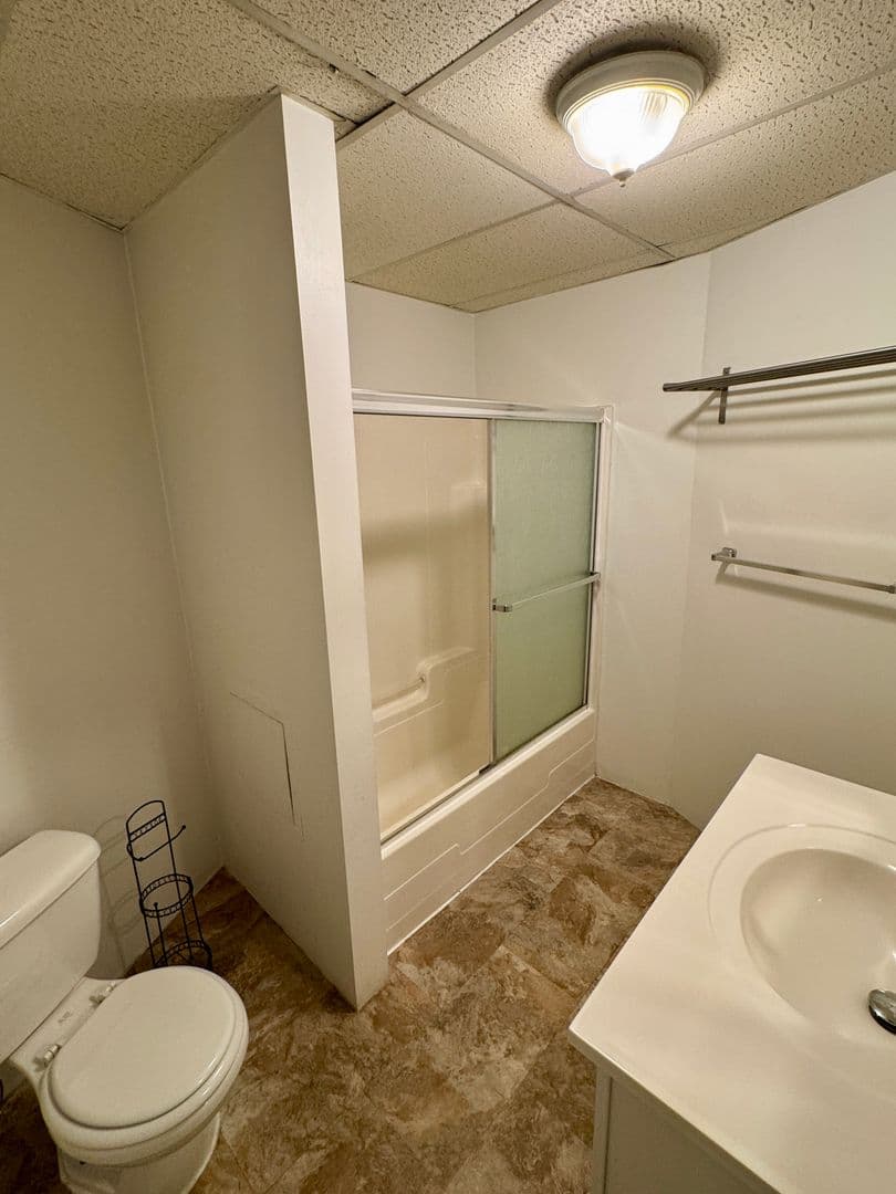 Pittsburgh Apartment: 5752 Ellsworth Ave