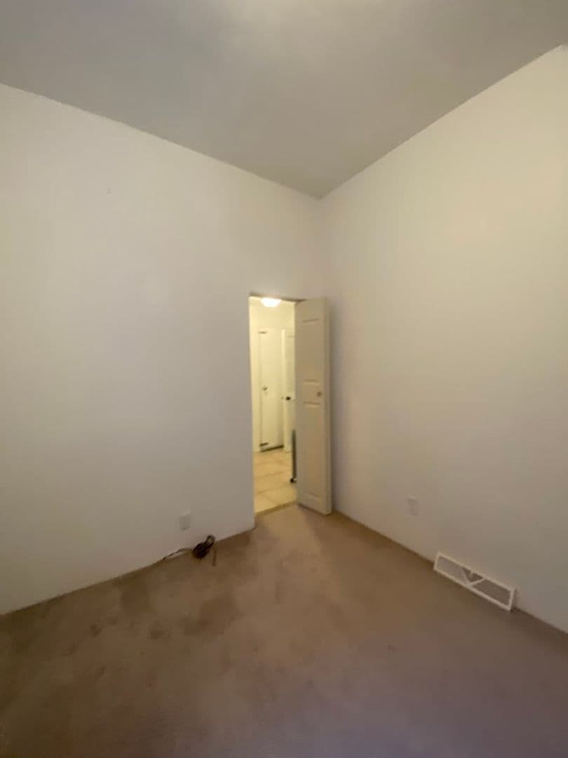 Pittsburgh Apartment: 514 Ivy St