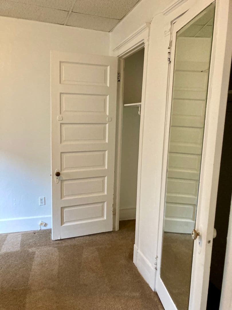 Pittsburgh Apartment: 222 N. Craig St.