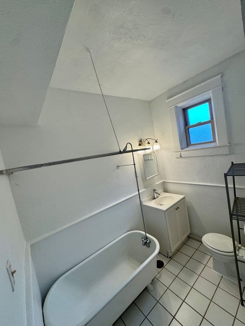 Pittsburgh Apartment: 5752 Ellsworth Ave