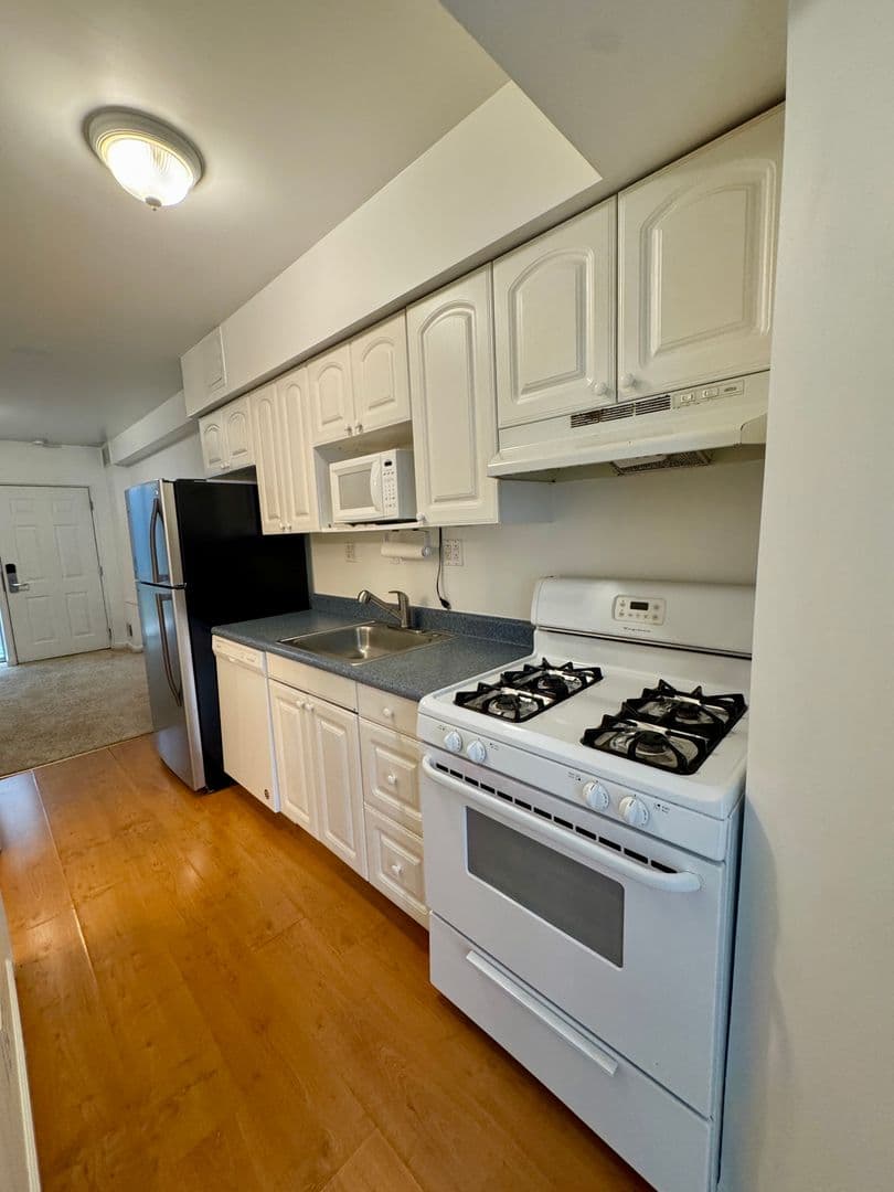 Pittsburgh Apartment: 3401 Forbes Ave
