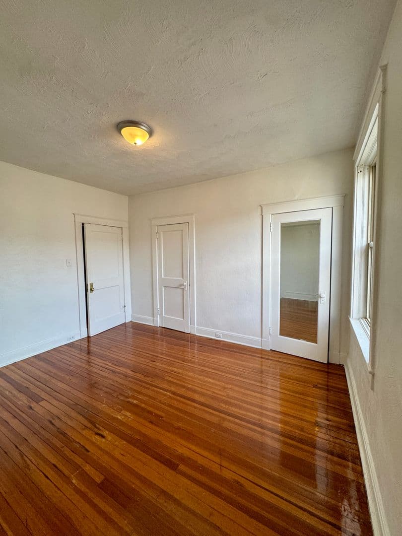 Pittsburgh Apartment: 626 Maryland Ave
