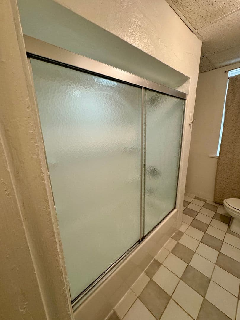 Pittsburgh Apartment: 222 N. Craig St.