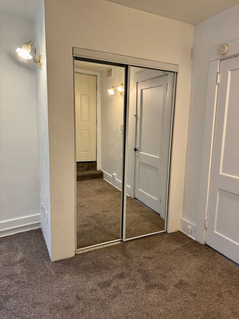 Pittsburgh Apartment: 626 Maryland Ave