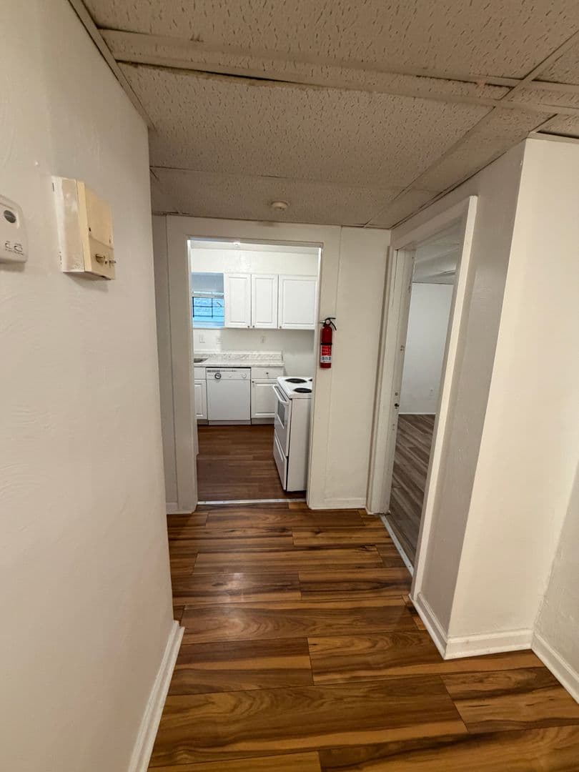 Pittsburgh Apartment: 218 North Craig St