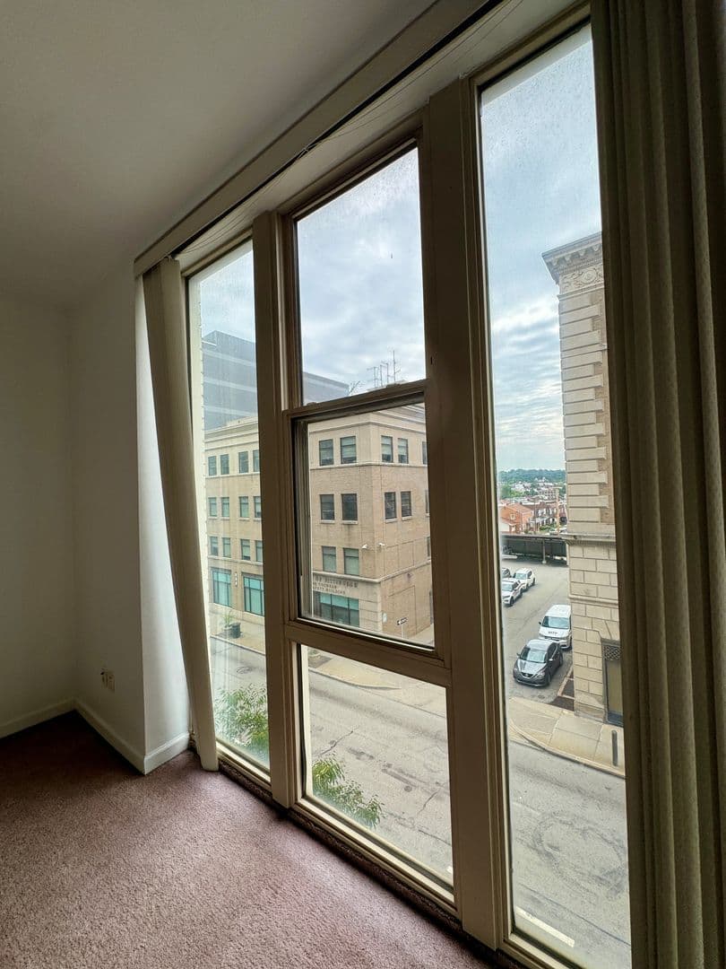 Pittsburgh Apartment: 3401 Forbes Ave