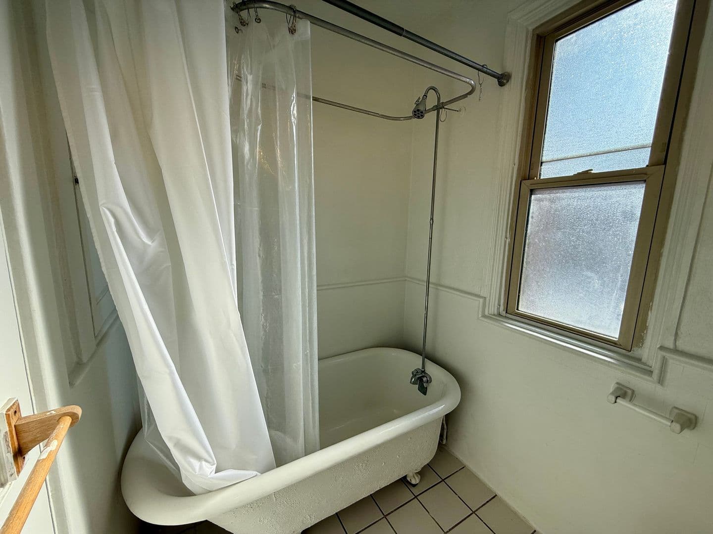 Pittsburgh Apartment: 5752 Ellsworth Ave
