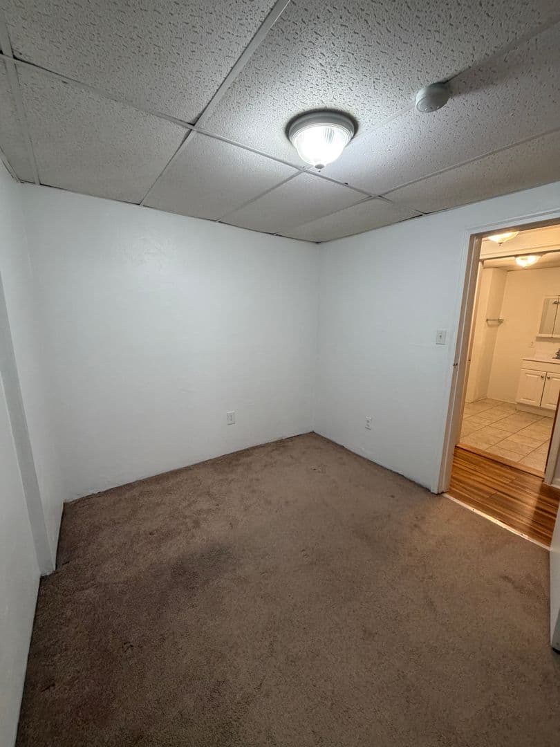 Pittsburgh Apartment: 218 North Craig St