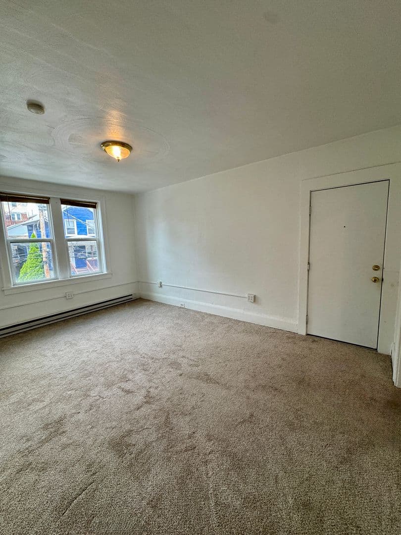 Pittsburgh Apartment: 1134 Illinois Ave