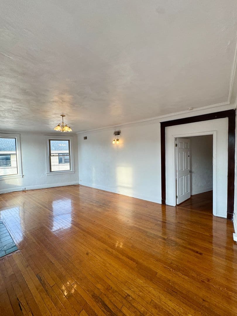 Pittsburgh Apartment: 5752 Ellsworth Ave
