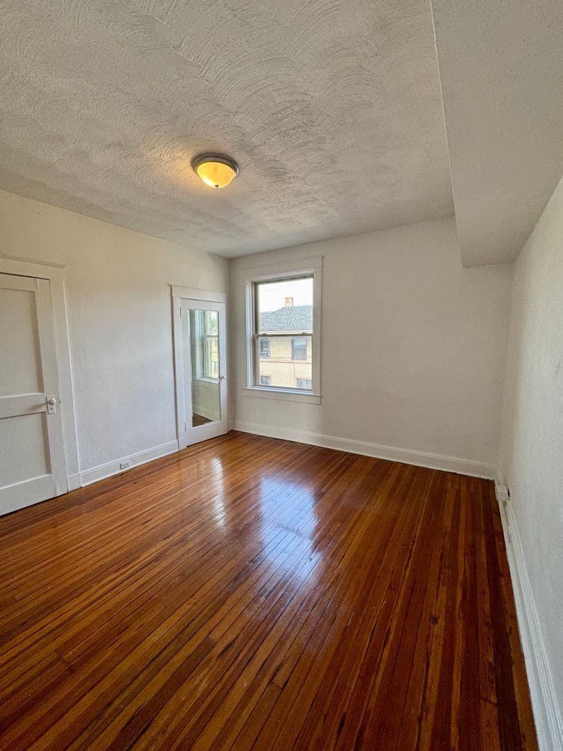Pittsburgh Apartment: 626 Maryland Ave