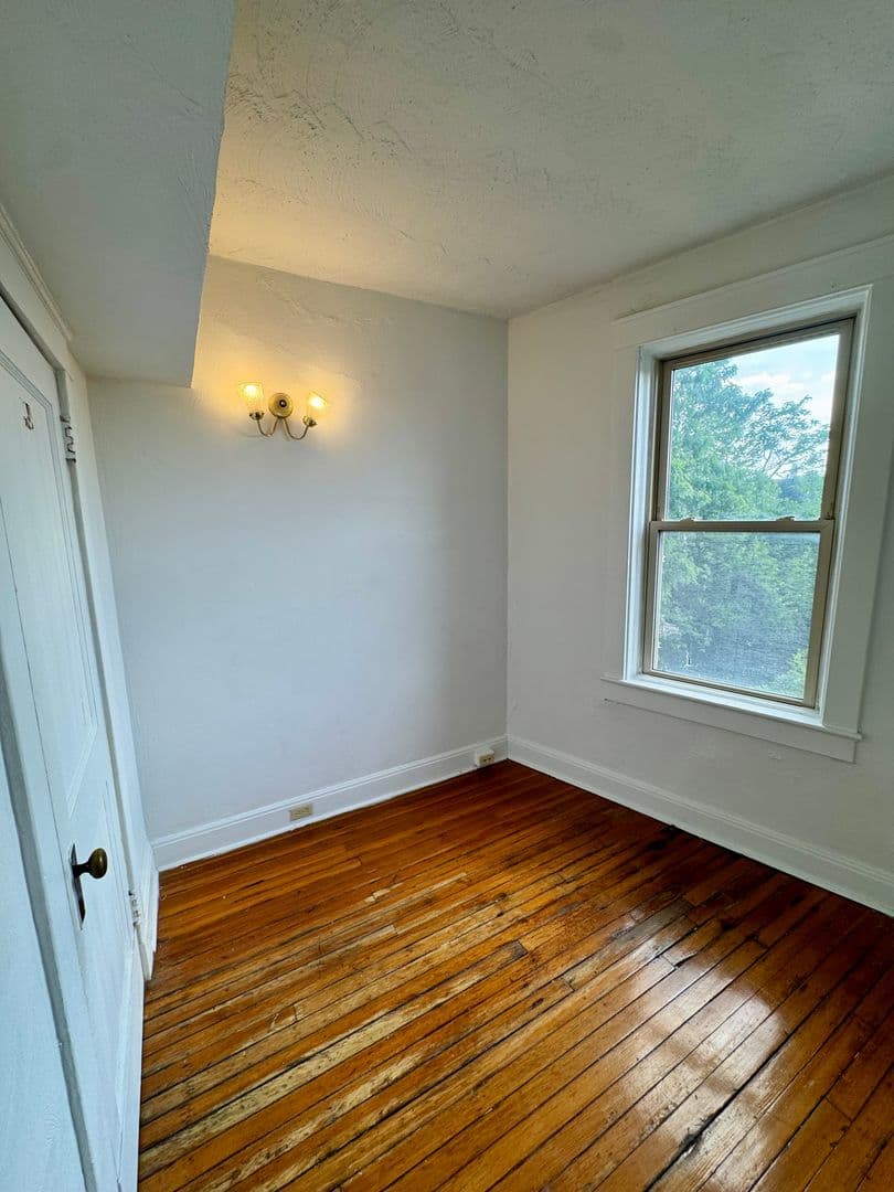 Pittsburgh Apartment: 626 Maryland Ave