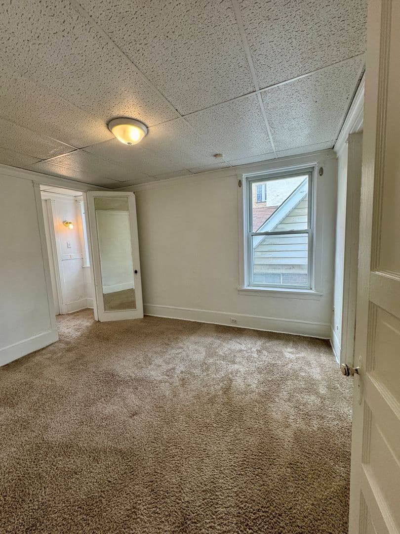 Pittsburgh Apartment: 218 North Craig St